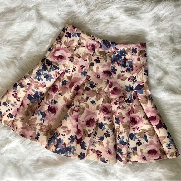 LC Lauren Conrad Dresses & Skirts - LC Lauren Conrad Runway Floral Skirt in Pink